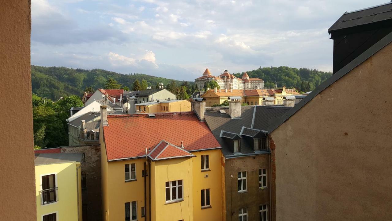 Nely'S Apartment Karlovy Vary Exterior foto